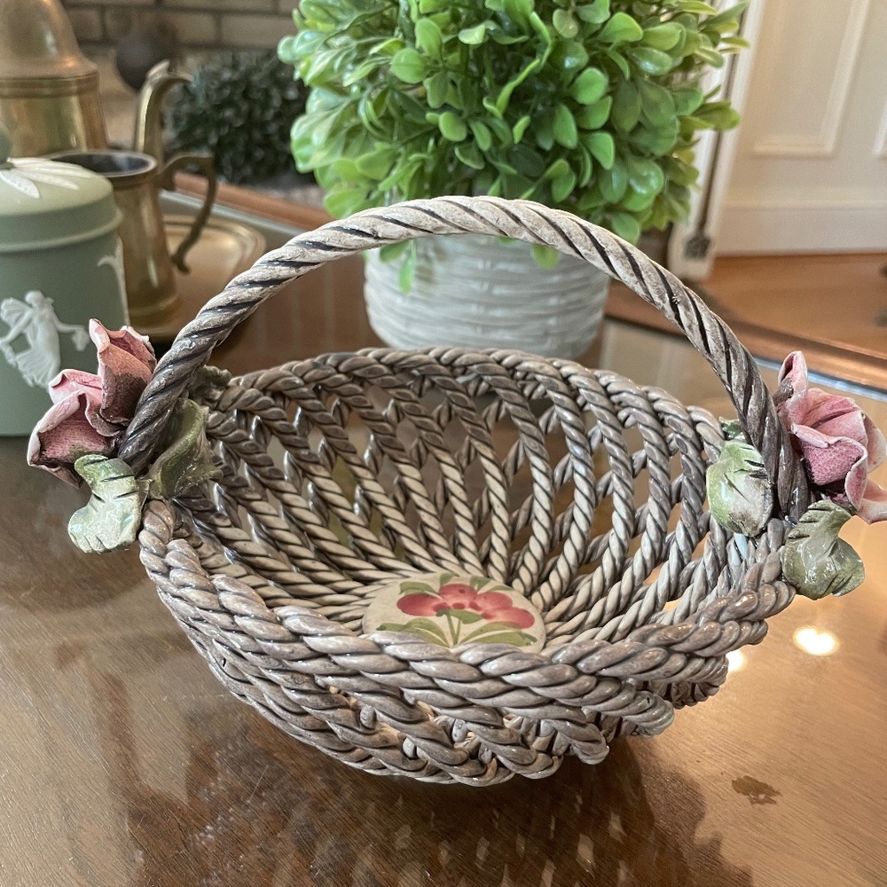 Lovely CAPODIMONTE  Porcelain Rose Basket
